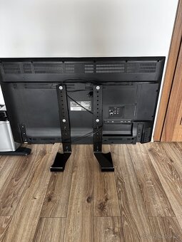 40" 4K Panasonic TX-40CX400E (102cm) - 2