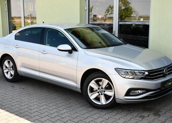 Volkswagen Passat 2,0 TDI ELEGANCE NAVI ACC - 2