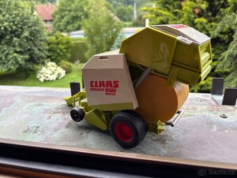 Bruder Claas Rollant 250 balíkovač - 2