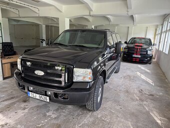 Ford Excursion 6.0 V8 Powerstroke - 2