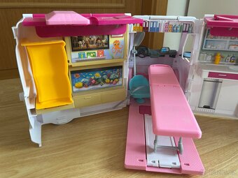 Barbie sanitka - 2