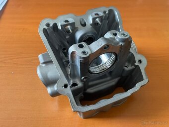 Prodám hlavu na KTM SXF450 2016-2018 - 2