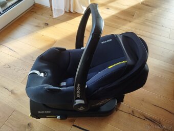 Maxi Cosi autosedačka Cabrio Fix i-Size + základna - 2
