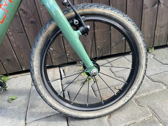 ACADEMY, vel. 16 - 2