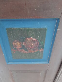 Selská Malovaná šatní skříň z roku 1879,je zachovalá - 2