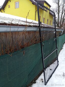 Prodám velkou mříž a rám, výška -234cm,š-140cm, Nýrsko. - 2