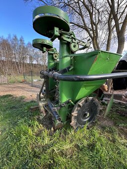 Prodám sazeč brambor - 2