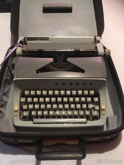 Psací stroj Consul - 2