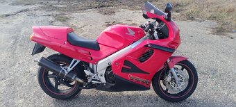 Honda VFR750 RC36 - 2