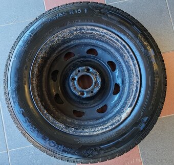 Plechová kola 4x108, zimní pneu 195/65 R15 - 2