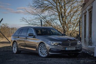 BMW 5 Touring 530d xDrive A/T 2019 - ZÁRUKA 1 rok/30000km - 2