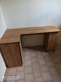 Kancelářský stůl - 2