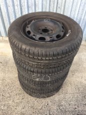 Letní sada plech disku 5x100 a pneu Pirelli 185/60r14 - 2