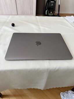 Macbook air 2018 13 velikost - 2
