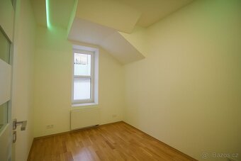 Pronájem bytu 4+1 104 m² Plzeňská, Praha 5 - 2