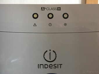 Starsi suplikovy mrazak Indesit A+ - 2