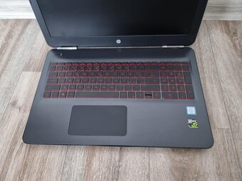 Herní notebook HP omen 15 ax001nc - 2