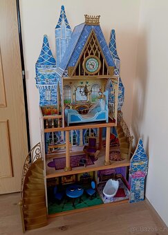 Disney velký domeček pro panenky. - 2