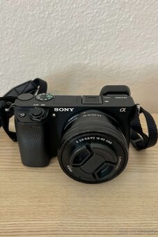 Sony Alpha A6300 + 16–50 mm + příslušenství - 2