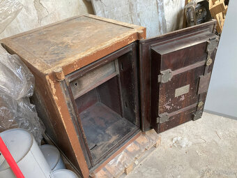 Trezor starožitný Popelka za 12.000 kč - 2