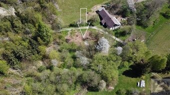 Prodej pozemku v obci Radčice u Železného Brodu 1417m2 - 2