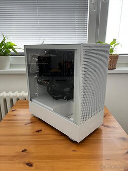 PC - i5 9600KF , RTX 2060 , 16GB RAM - 2