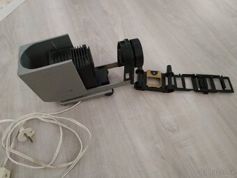 Ruskou promítačku - 2