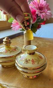 Starožitý flakon ,vůně a pudřenka - 2