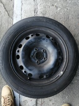 Prodám letní komplety disky+gumy na vůz Škoda Fabia III - 2