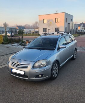 Toyota Avensis 2.2D Top Stav - 2