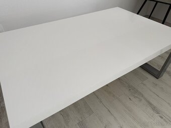 Konferenční stolek - 2