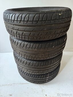 Pneu 215/60 R16 - 2