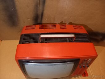 Pěkná retro televize Silelis - 2