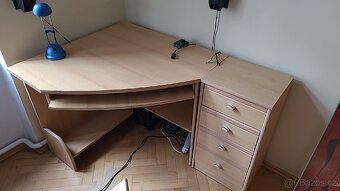 Pracovní stůl s šuplíky - 2