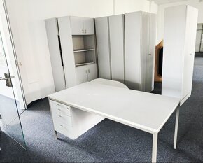 Kancelářský nábytek ( skříně stoly komody) - 2