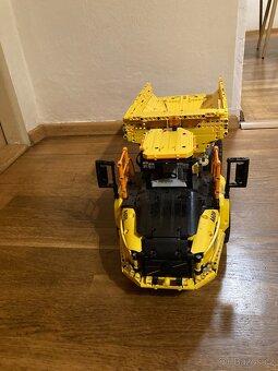 Lego Technic Dumper Volvo 42114 - 2