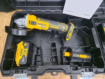 Prodám sadu aku nářadí Dewalt - vrtačka, flexa, 2x baterie - 2