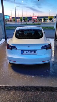 Tesla model 3 - 2