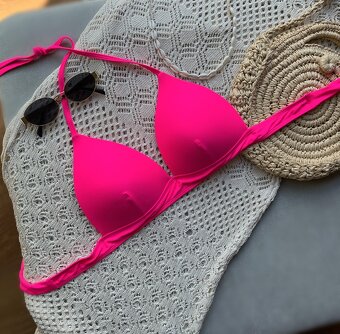 Neonově růžový push up vrch plavek M - 2
