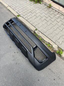 VW AMAROK 8/2016 - 2022 -- PŘEDNÍ NÁRAZNÍK PRO LAK - 2