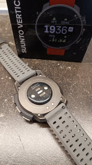 Suunto Vertical Titanium Solar - 2