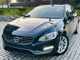 Volvo V60 2.0D3 5VÁLEC MANUÁL LED TAŽNÉ SENZORY FACELIFT - 2