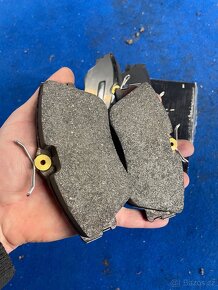 NOVÉ BRZDOVÉ DESTIČKY VW T4 - 2