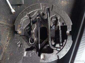 Škoda Octavia 3 rezervní kolo komplet s příslušenstvím - 2