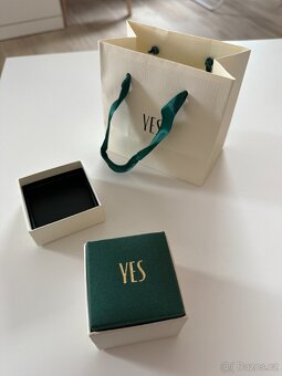 Prsten z bílého zlata se zirkony - 2