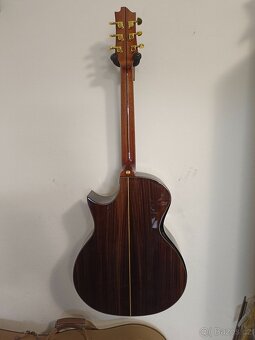 Nádherná kytara - 2