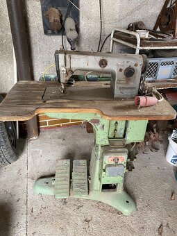 2 x šicí stroj - 2
