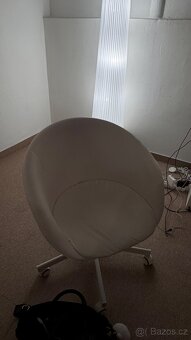 Židle bílá otočná - 2