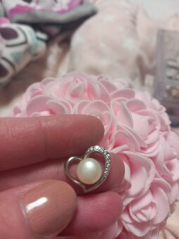Prodám stribny přívěsek s perlou - 2