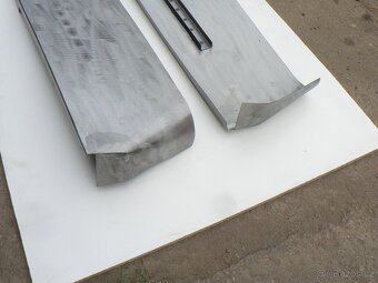 Zadní část zadního blatníku Tatra 603 - 2